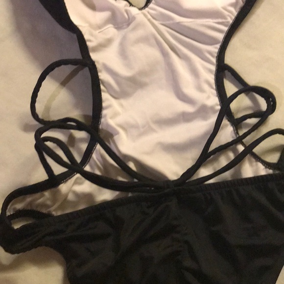 Bathing suit - Picture 4 of 6